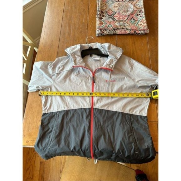Colombia Windbreaker. Size Large(14-16). Used good condition. - Picture 9 of 12